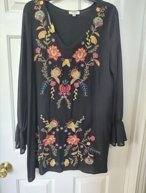 Umgee Black Embroidered V-Neck Tunic